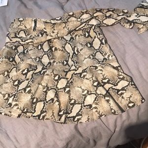 Zara Shorts - Snakeskin Skort with belt Zara Shorts - Snakeskin Skort with belt